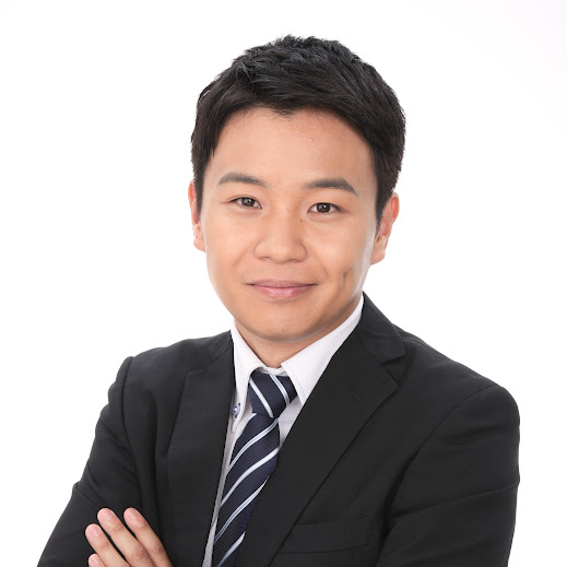高濱晃平 スーツ姿